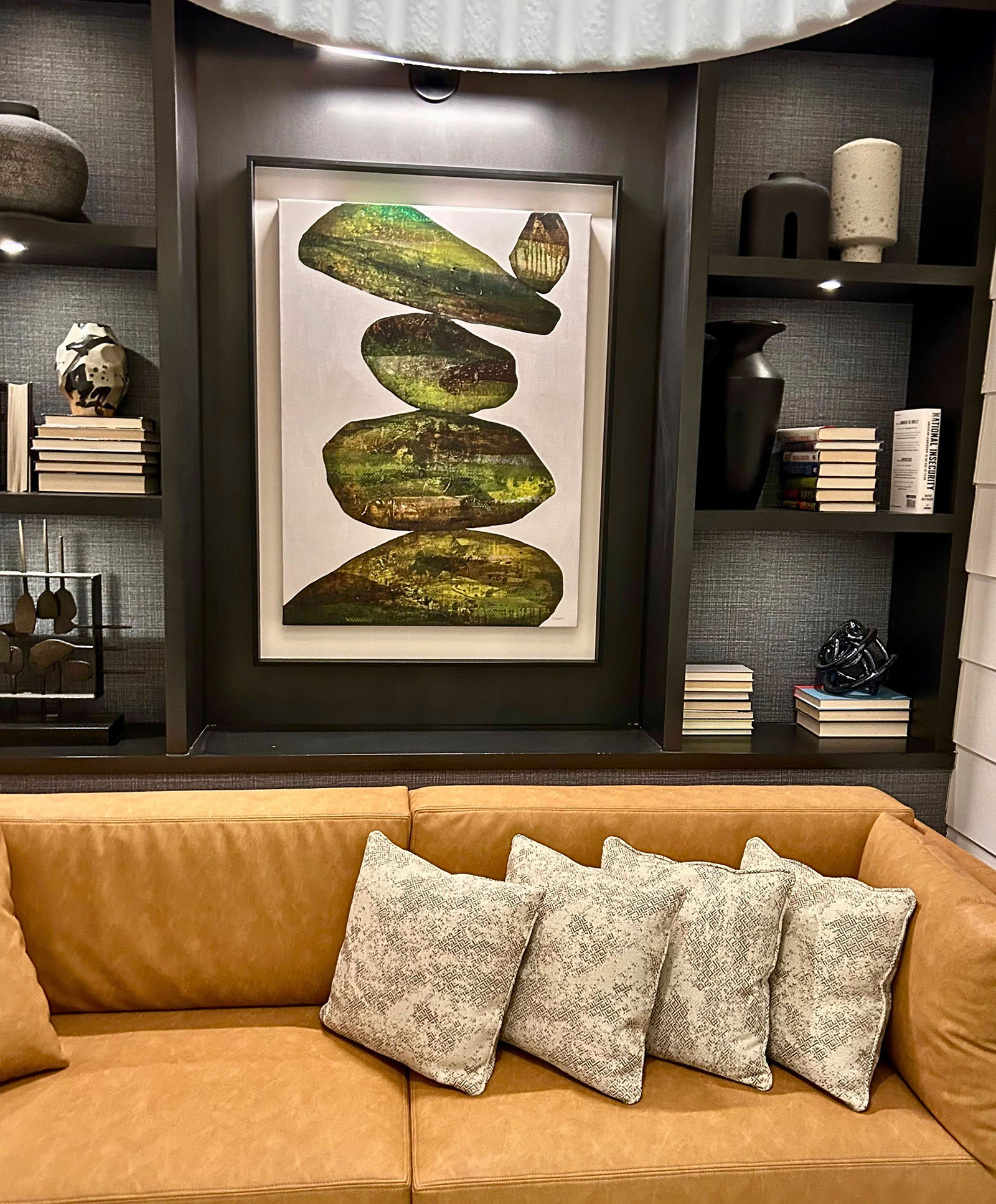 berwyn-pa-lounge-framed-abstract-artwork-built-in-shelving-display-lounge